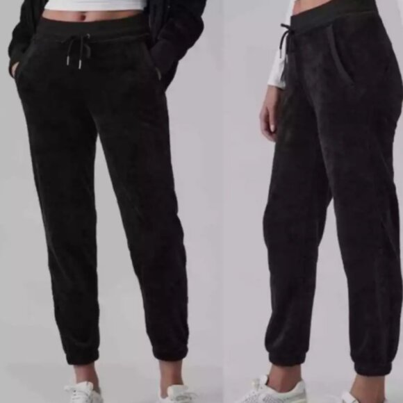NWT - Athleta Double Cozy Karma Recover Jogger Size Size Small - Color Black - Picture 2 of 6